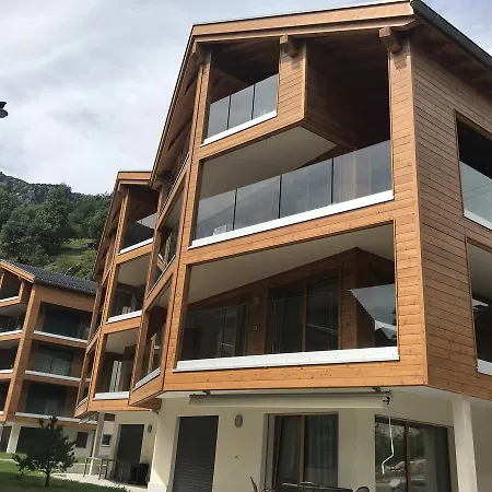 Bergquell Haus D 公寓 *